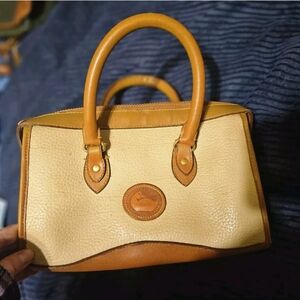 Vintage Dooney and Bourke leather Handbag Purse Cream/Tan